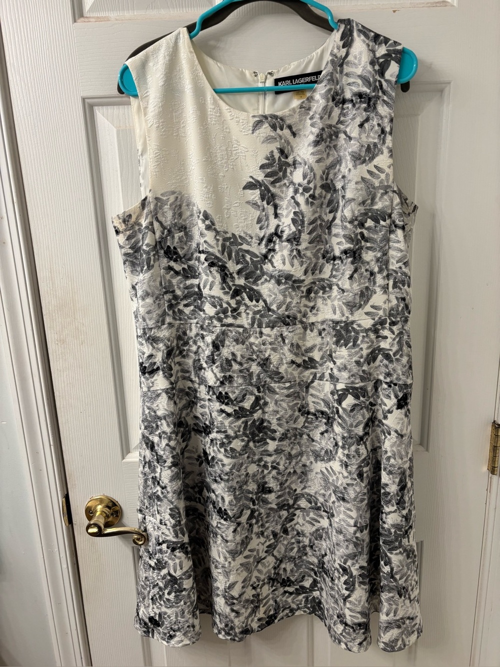 KARL LAGERFELD SZ 14 A LINE SHIFT STYLE DRESS GUC TEXTURED W GREY LEAVES BK ZIP